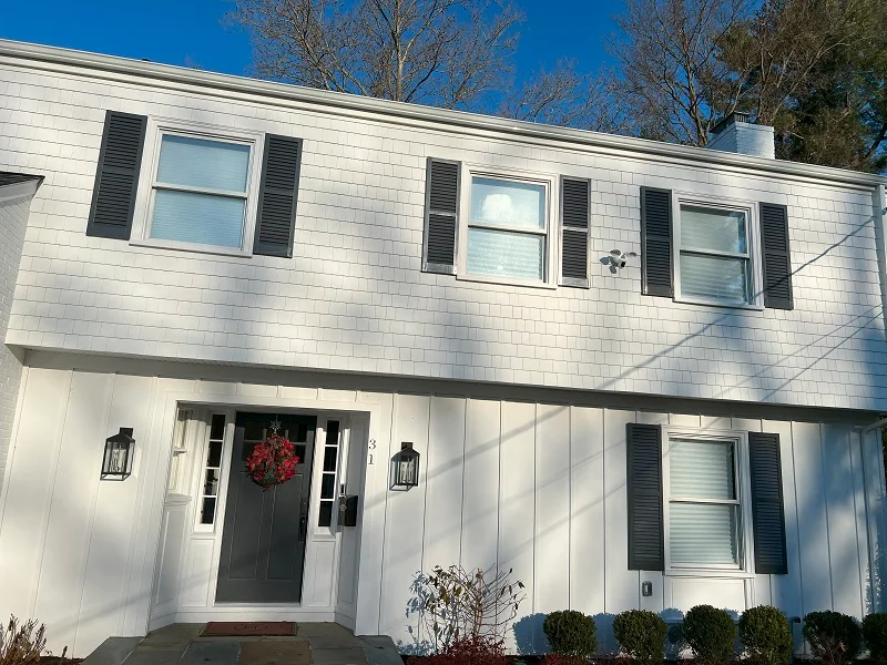 Scarsdale colonial in need of window replacement